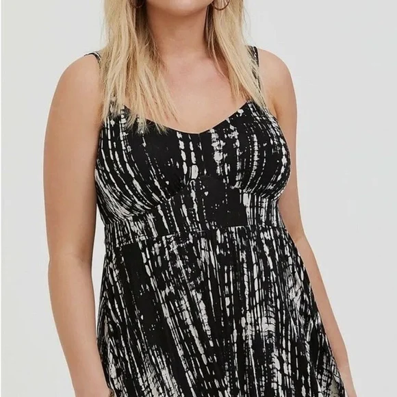 - Elegant Womens Torrid Jersey Black and White Maxi Dress w/ pockets - Picture 3 of 5